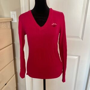 Vintage Y2K / 2000s Hollister Hot Pink V-Neck Tee Size Small